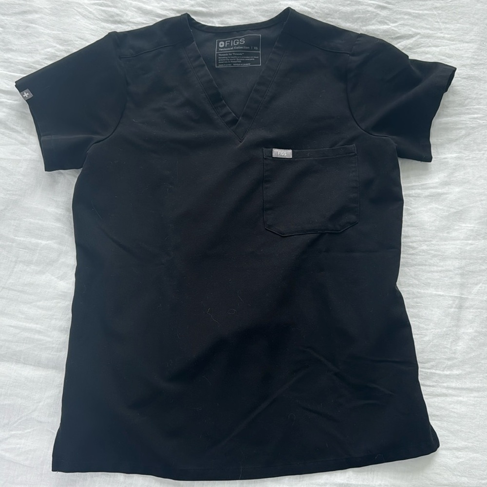 Women’s Figs Scrub too